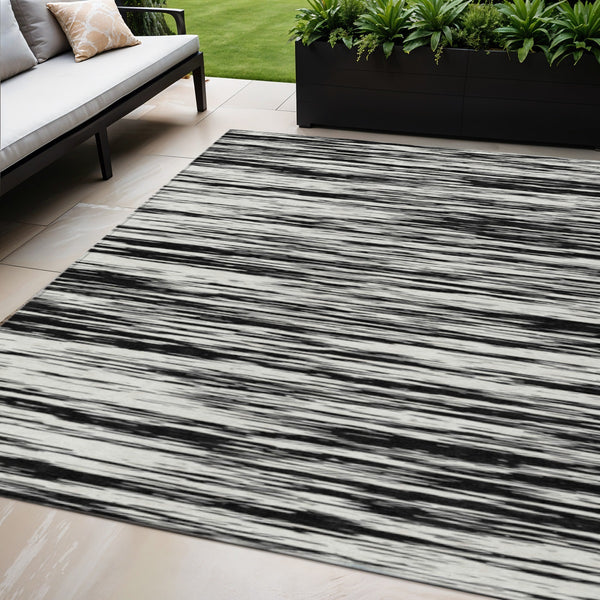 Homeroots 3' Abstract Washable Indoor Outdoor Area Rug - Durable, Stylish, And Easy To Maintain For Any Space Black Polyester 613068