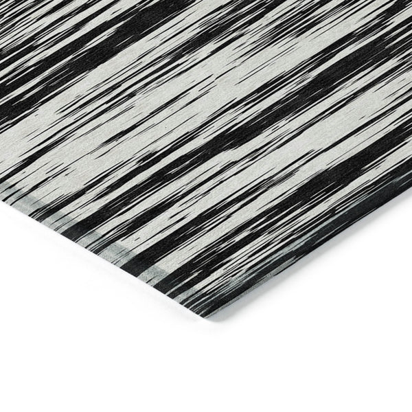 Homeroots 3' Abstract Washable Indoor Outdoor Area Rug - Durable, Stylish, And Easy To Maintain For Any Space Black Polyester 613070