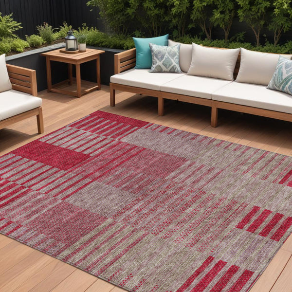 Homeroots 3' Stylish Striped Washable Area Rug For Indoor Or Outdoor Use - Durable, Easy To Clean Design Burgundy Polyester 613168