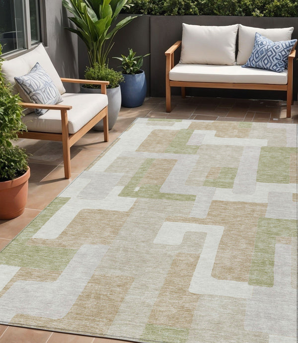 Homeroots 3' Stylish Geometric Washable Area Rug For Indoor And Outdoor Use - Durable & Versatile Design Beige Polyester 613188