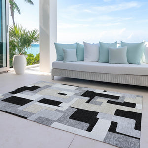 Homeroots 3' Stylish Geometric Washable Area Rug For Indoor And Outdoor Use - Durable & Versatile Design Black Polyester 613193