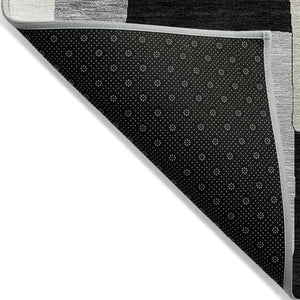 Homeroots 3' Stylish Geometric Washable Area Rug For Indoor And Outdoor Use - Durable & Versatile Design Black Polyester 613194
