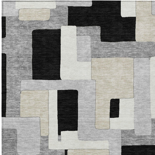 Homeroots 3' Stylish Geometric Washable Area Rug For Indoor And Outdoor Use - Durable & Versatile Design Black Polyester 613196