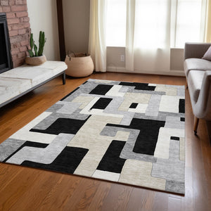 Homeroots 3' Stylish Geometric Washable Area Rug For Indoor And Outdoor Use - Durable & Versatile Design Black Polyester 613197
