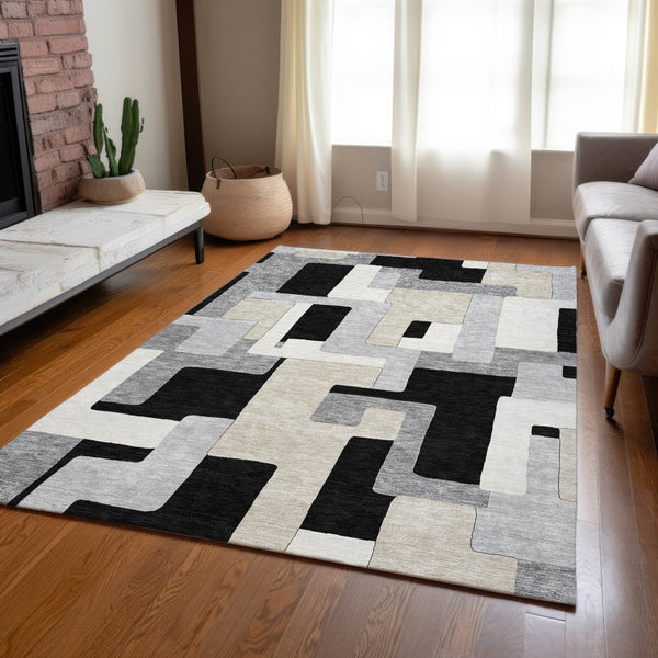 Homeroots 3' Stylish Geometric Washable Area Rug For Indoor And Outdoor Use - Durable & Versatile Design Black Polyester 613197
