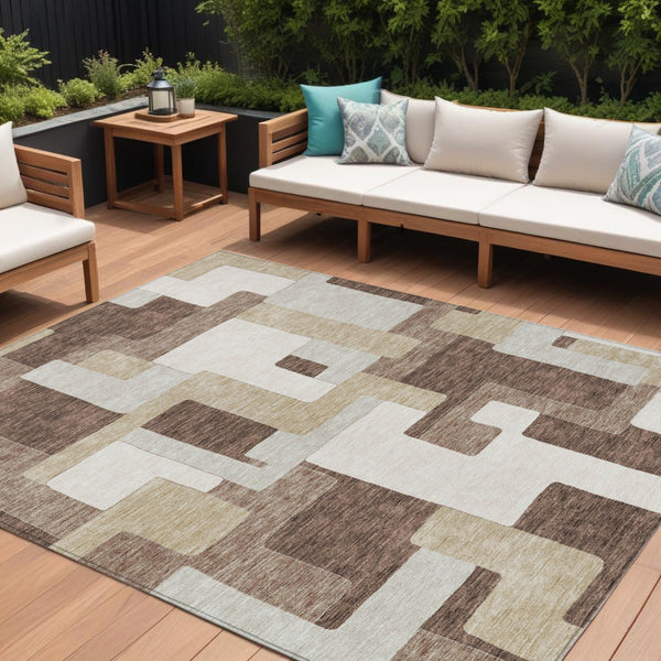 Homeroots 3' Stylish Geometric Washable Area Rug For Indoor And Outdoor Use - Durable & Versatile Design Brown Polyester 613202