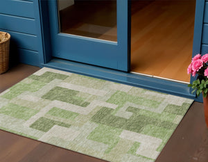 Homeroots 3' Stylish Geometric Washable Area Rug For Indoor And Outdoor Use - Durable & Versatile Design Green Polyester 613205