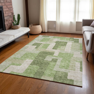 Homeroots 3' Stylish Geometric Washable Area Rug For Indoor And Outdoor Use - Durable & Versatile Design Green Polyester 613205