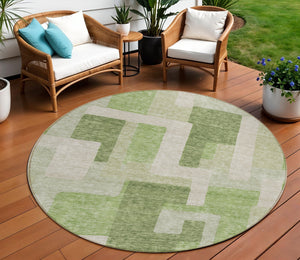 Homeroots 3' Stylish Geometric Washable Area Rug For Indoor And Outdoor Use - Durable & Versatile Design Green Polyester 613207