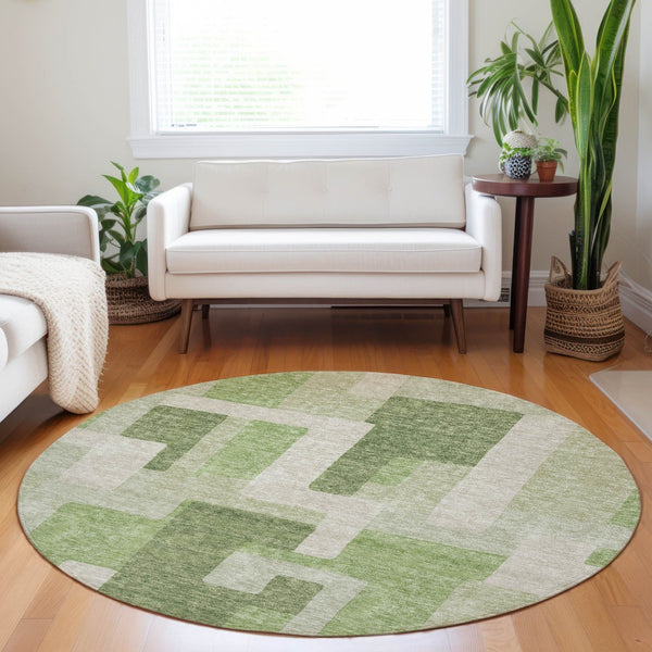 Homeroots 3' Stylish Geometric Washable Area Rug For Indoor And Outdoor Use - Durable & Versatile Design Green Polyester 613207