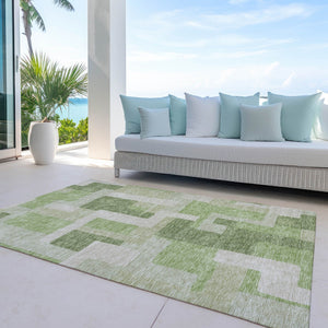 Homeroots 3' Stylish Geometric Washable Area Rug For Indoor And Outdoor Use - Durable & Versatile Design Green Polyester 613208