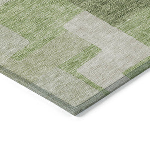 Homeroots 3' Stylish Geometric Washable Area Rug For Indoor And Outdoor Use - Durable & Versatile Design Green Polyester 613210