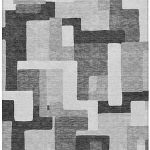 Homeroots 3' Stylish Geometric Washable Area Rug For Indoor And Outdoor Use - Durable & Versatile Design Silver Polyester 613241