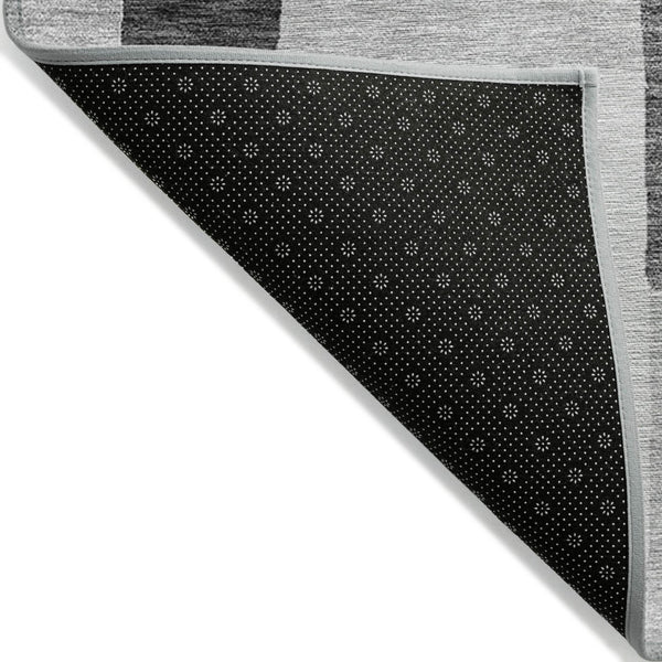 Homeroots 3' Stylish Geometric Washable Area Rug For Indoor And Outdoor Use - Durable & Versatile Design Silver Polyester 613241