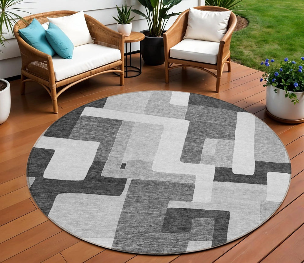 HomeRoots 5' Modern Geometric Area Rug in Silver, Ivory, and Charcoal – Stylish, Washable for Indoors & Outdoors 8' Round 613243