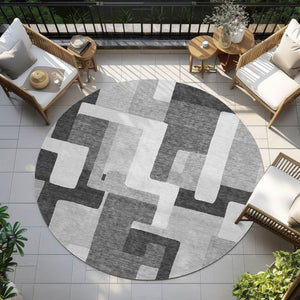 Homeroots 3' Stylish Geometric Washable Area Rug For Indoor And Outdoor Use - Durable & Versatile Design Silver Polyester 613243
