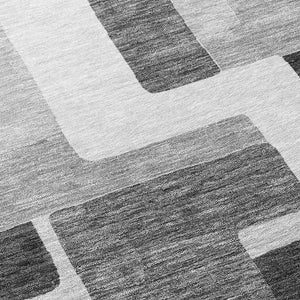Homeroots 3' Stylish Geometric Washable Area Rug For Indoor And Outdoor Use - Durable & Versatile Design Silver Polyester 613243