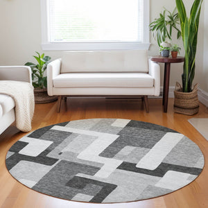 Homeroots 3' Stylish Geometric Washable Area Rug For Indoor And Outdoor Use - Durable & Versatile Design Silver Polyester 613243