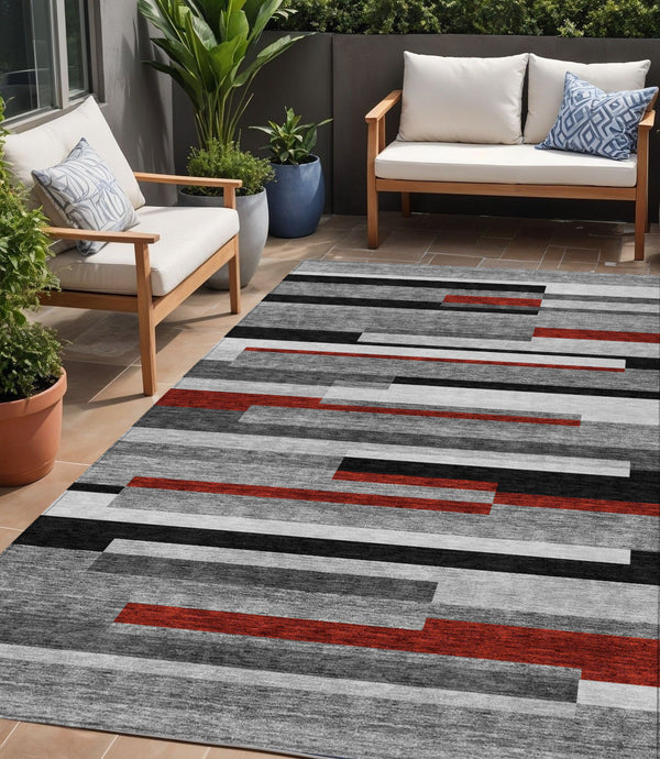 Homeroots 3' Striped Washable Area Rug For Indoor And Outdoor Spaces - Durable, Stylish, And Easy To Maintain Gray Polyester 613273