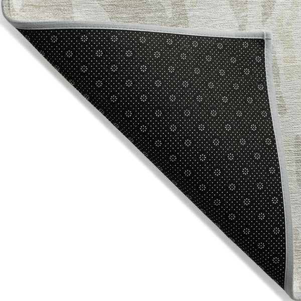 HomeRoots 5' Beige and Ivory Abstract Area Rug - Stylish, Washable, Indoor/Outdoor Comfort for Any Space 8' Round 613322