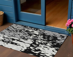 Homeroots 3' X 5' Elegant Abstract Washable Area Rug For Indoor And Outdoor Spaces - Durable & Stylish Design Black Polyester 613326