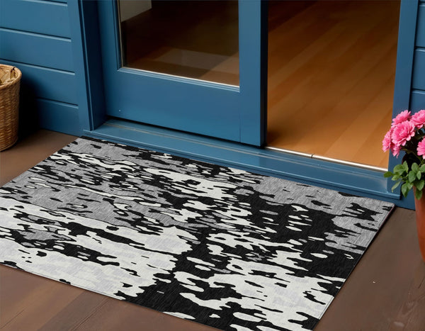 Homeroots 3' X 5' Elegant Abstract Washable Area Rug For Indoor And Outdoor Spaces - Durable & Stylish Design Black Polyester 613326