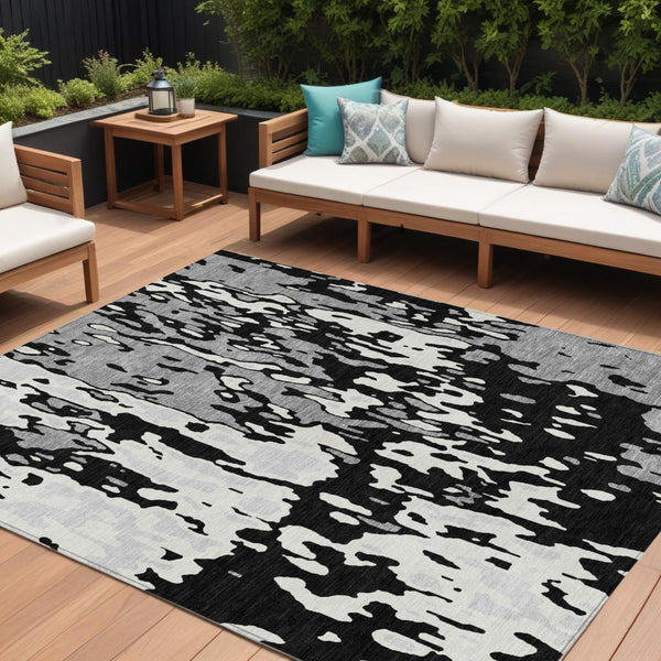 Homeroots 3' X 5' Elegant Abstract Washable Area Rug For Indoor And Outdoor Spaces - Durable & Stylish Design Black Polyester 613329