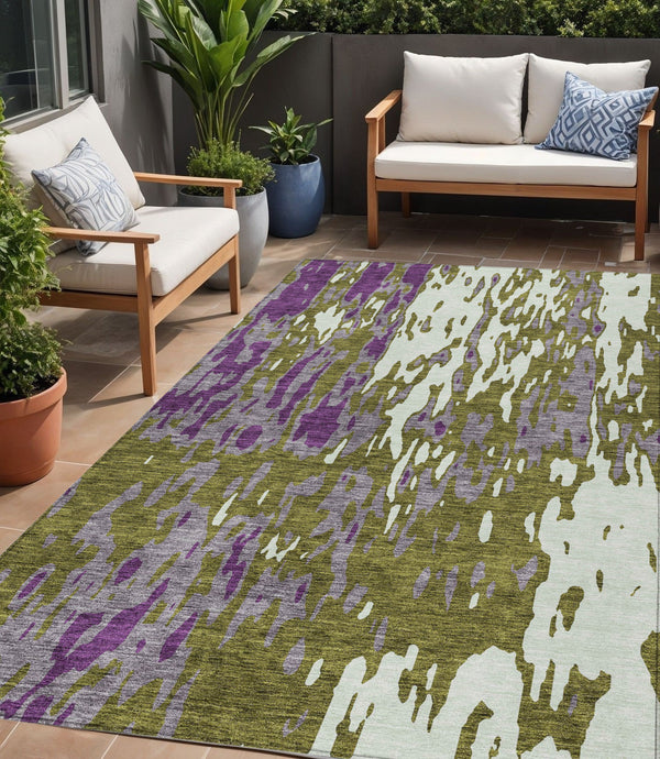 Homeroots 3' X 5' Elegant Abstract Washable Area Rug For Indoor And Outdoor Spaces - Durable & Stylish Design Olive Green Polyester 613357