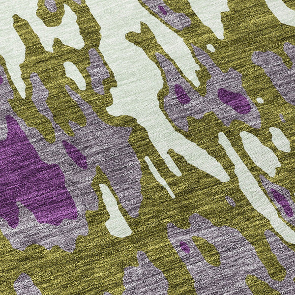 Homeroots 3' X 5' Elegant Abstract Washable Area Rug For Indoor And Outdoor Spaces - Durable & Stylish Design Olive Green Polyester 613358