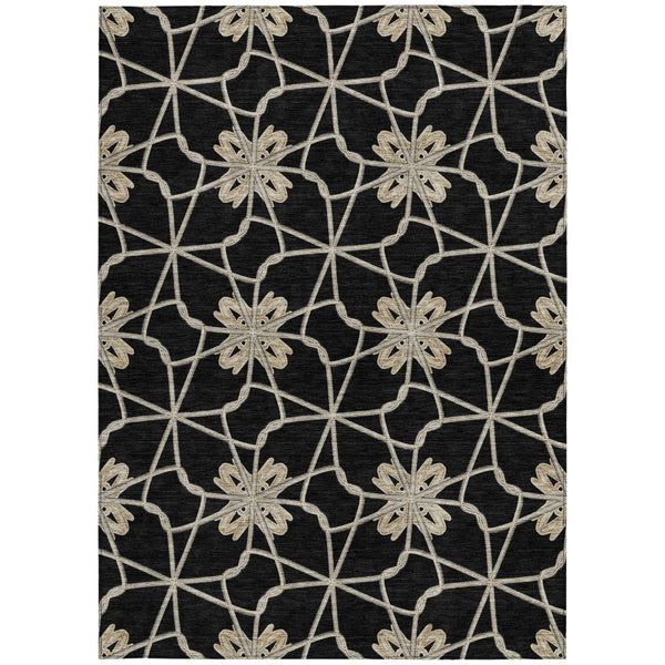 Homeroots 3' Stylish Geometric Washable Area Rug For Indoor Or Outdoor Use - Durable, Stain-resistant Design Black Polyester 613405
