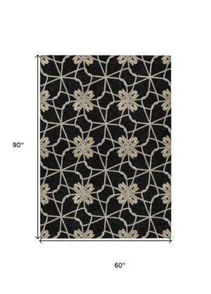 Homeroots 3' Stylish Geometric Washable Area Rug For Indoor Or Outdoor Use - Durable, Stain-resistant Design Black Polyester 613405