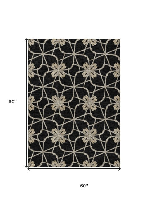 Homeroots 3' Stylish Geometric Washable Area Rug For Indoor Or Outdoor Use - Durable, Stain-resistant Design Black Polyester 613405