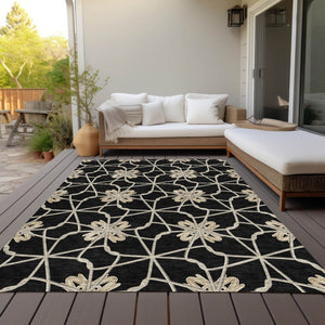 HomeRoots 5' Black and Ivory Geometric Area Rug - Durable, Washable, Indoor/Outdoor Use for Modern Spaces 8' X 10' 613407