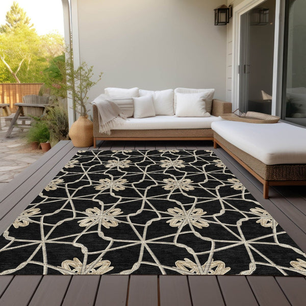 HomeRoots 5' Black and Ivory Geometric Area Rug - Durable, Washable, Indoor/Outdoor Use for Modern Spaces 10' X 14' 613409