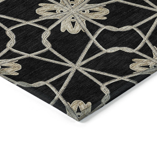 HomeRoots 5' Black and Ivory Geometric Area Rug - Durable, Washable, Indoor/Outdoor Use for Modern Spaces 10' X 14' 613409