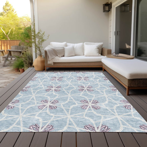Homeroots 3' Stylish Geometric Washable Area Rug For Indoor Or Outdoor Use - Durable, Stain-resistant Design Denim Blue Polyester 613428