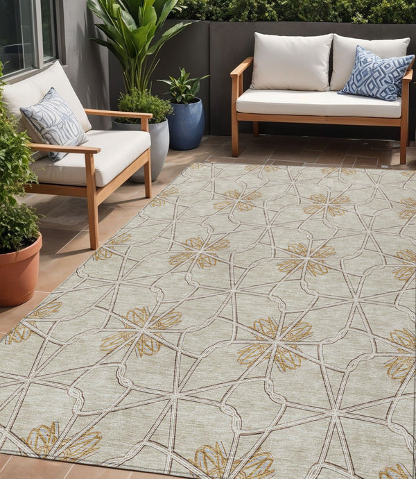 Homeroots 3' Stylish Geometric Washable Area Rug For Indoor Or Outdoor Use - Durable, Stain-resistant Design Ivory Polyester 613435
