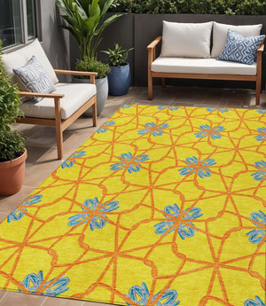 Homeroots 3' Stylish Geometric Washable Area Rug For Indoor Or Outdoor Use - Durable, Stain-resistant Design Yellow Polyester 613453