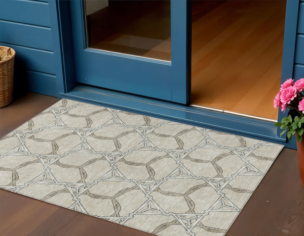 Homeroots 3' Geometric Washable Indoor Outdoor Area Rug - Stylish, Durable Design For Home & Patio Spaces Beige Polyester 613458