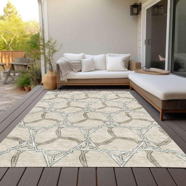 Homeroots 3' Geometric Washable Indoor Outdoor Area Rug - Stylish, Durable Design For Home & Patio Spaces Beige Polyester 613459