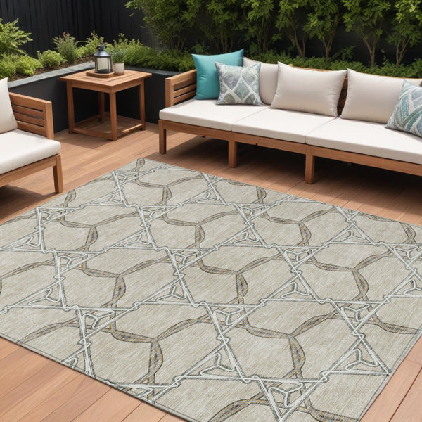 Homeroots 3' Geometric Washable Indoor Outdoor Area Rug - Stylish, Durable Design For Home & Patio Spaces Beige Polyester 613462