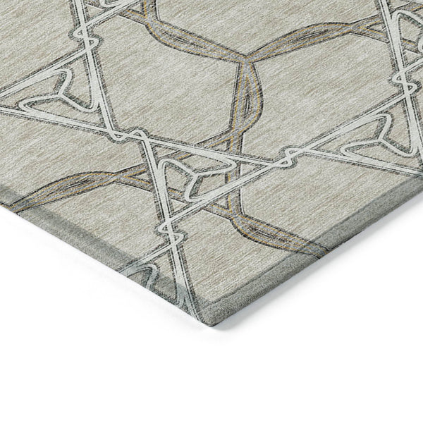 Homeroots 3' Geometric Washable Indoor Outdoor Area Rug - Stylish, Durable Design For Home & Patio Spaces Beige Polyester 613463