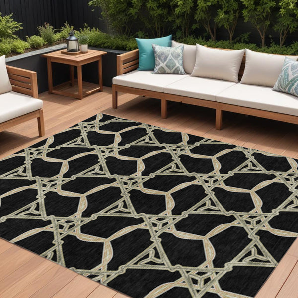 Homeroots 3' Geometric Washable Indoor Outdoor Area Rug - Stylish, Durable Design For Home & Patio Spaces Black Polyester 613467