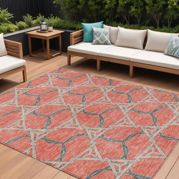 Homeroots 3' Geometric Washable Indoor Outdoor Area Rug - Stylish, Durable Design For Home & Patio Spaces Coral Polyester 613492