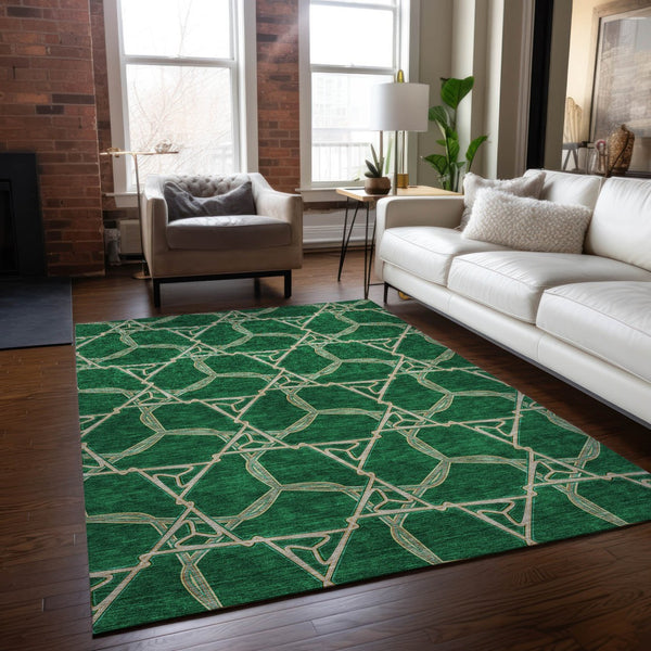Homeroots 3' Geometric Washable Indoor Outdoor Area Rug - Stylish, Durable Design For Home & Patio Spaces Emerald Polyester 613497