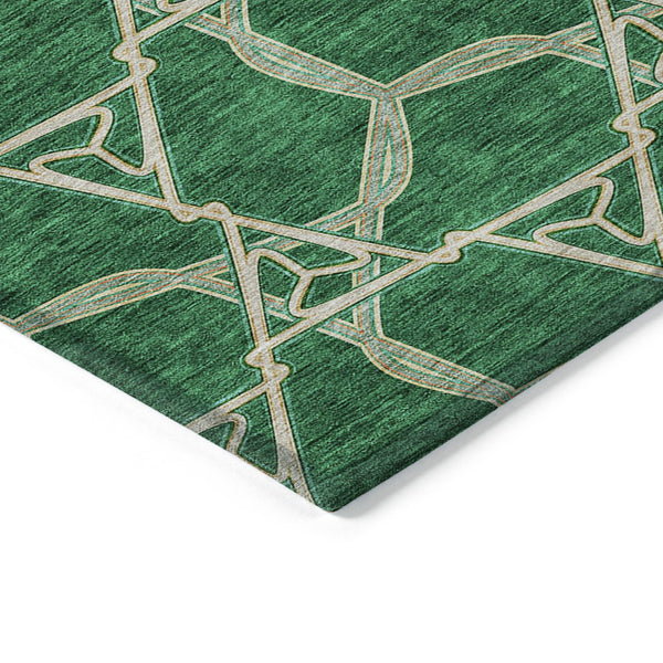 Homeroots 3' Geometric Washable Indoor Outdoor Area Rug - Stylish, Durable Design For Home & Patio Spaces Emerald Polyester 613498