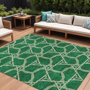 Homeroots 3' Geometric Washable Indoor Outdoor Area Rug - Stylish, Durable Design For Home & Patio Spaces Emerald Polyester 613499