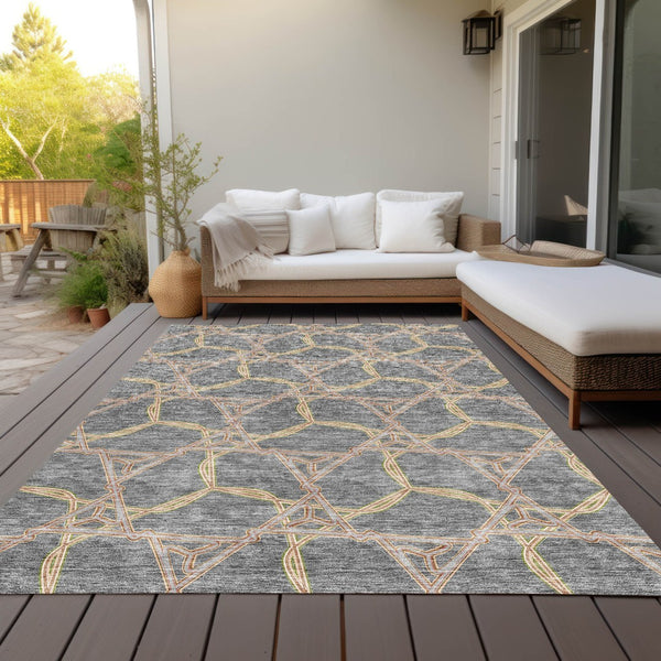 Homeroots 3' Geometric Washable Indoor Outdoor Area Rug - Stylish, Durable Design For Home & Patio Spaces Gray Polyester 613503
