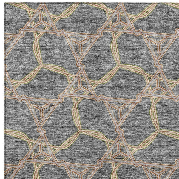 Homeroots 3' Geometric Washable Indoor Outdoor Area Rug - Stylish, Durable Design For Home & Patio Spaces Gray Polyester 613503