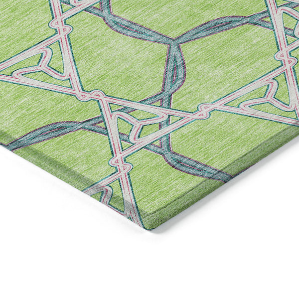 Homeroots 3' Geometric Washable Indoor Outdoor Area Rug - Stylish, Durable Design For Home & Patio Spaces Lime Green Polyester 613507